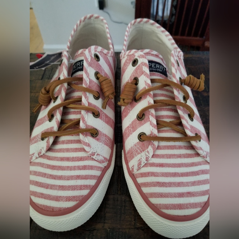 Sperry womens memory foam size 10M sneakers. NWT